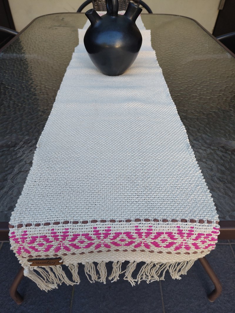 Caminos de mesa tejidos en telar Rupu XO artesanales